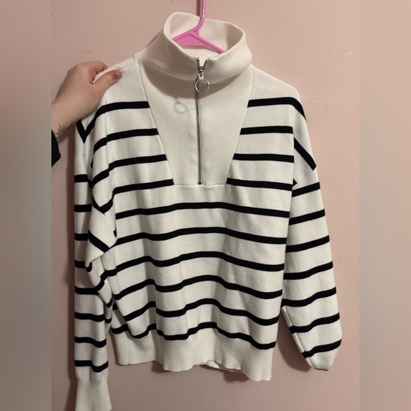 Dynamite Sweaters - ⭐️Beautiful striped black and white knit sweater women’s large